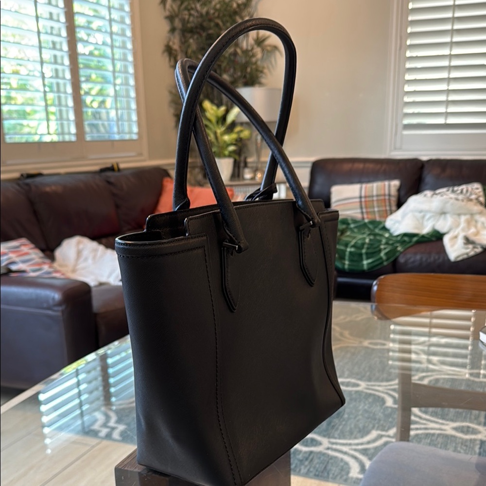 Michael Kors Black Tote Bag - Picture 2 of 10